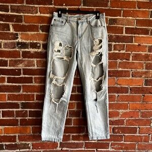 Distressed Lightwashed Jeans